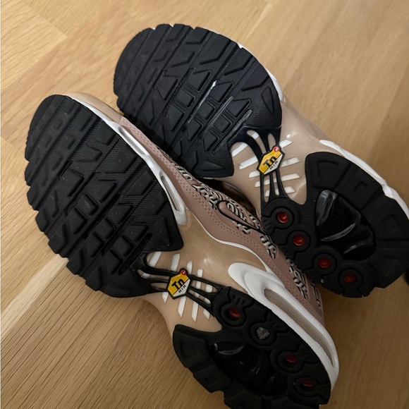 Nike women’s air max plus united in victory print 38.5 - Picture 6 of 7